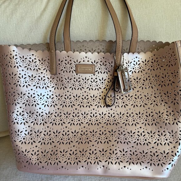 Coach Pink Tote with Matching Wristlet  and Coin Purse - Picture 5 of 6